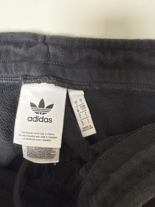 Pantalón chándal Adidas negro