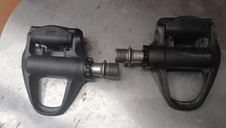 Pedales Shimano 105