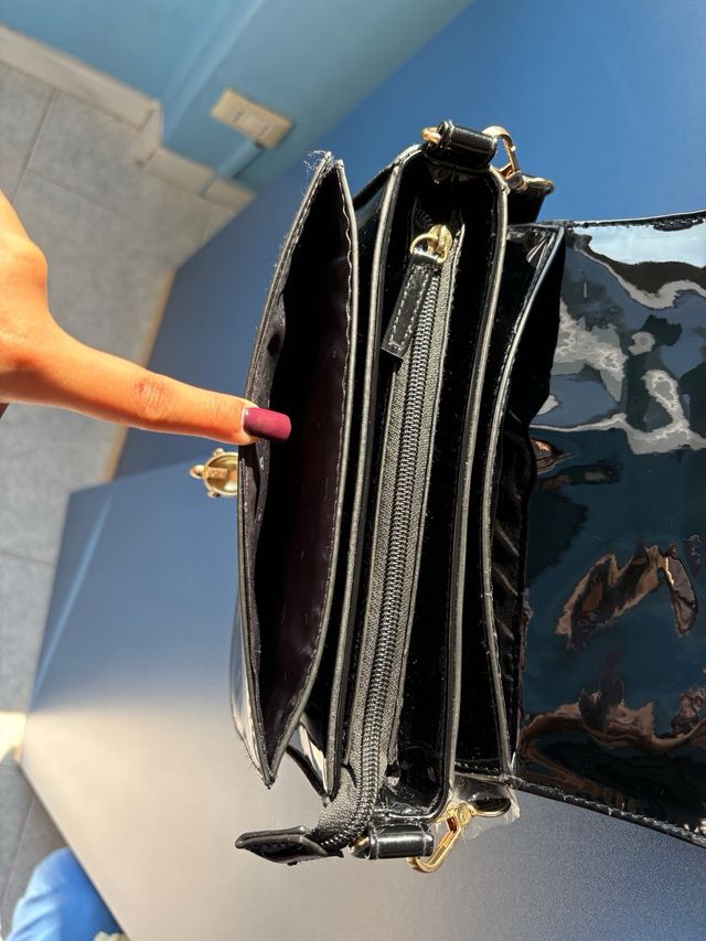 Borsa Carpisa nera lucida