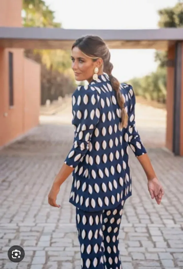 Traje estampado chaqueta y pantalón