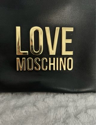 Borsa Love Moschino nera con catena oro