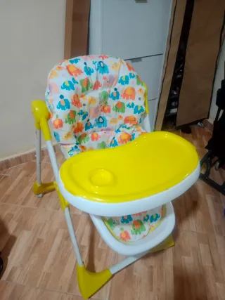 Silla de comer para bebé con bandeja