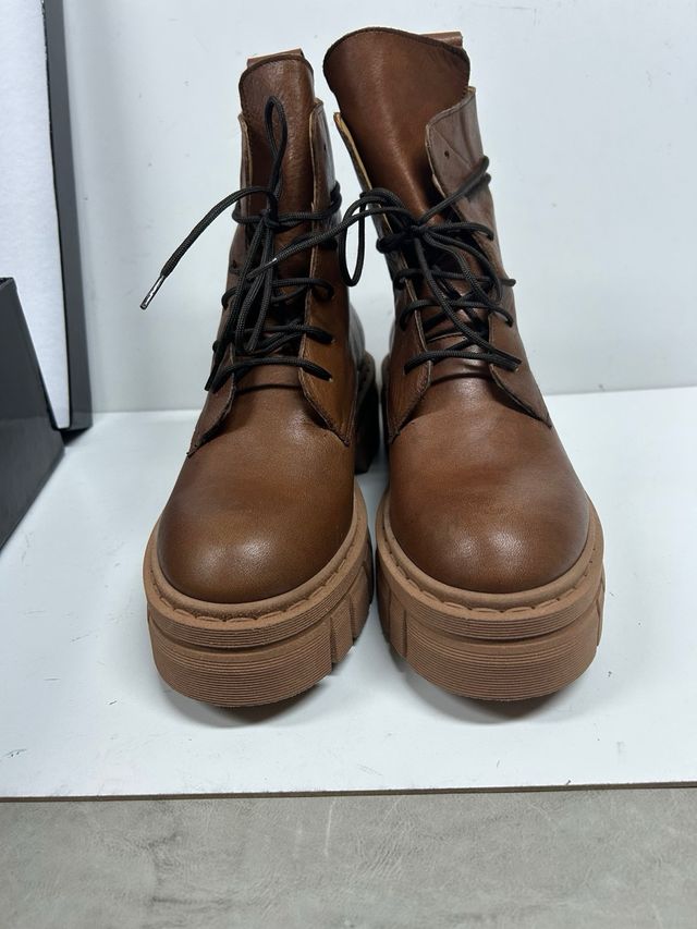 Anfibi vera pelle vitello marrone