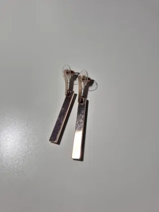 Pendientes dorados largos