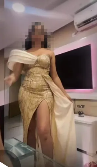 Vestido de boda gitana dorado