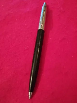 Bolígrafo Parker Negro y Plata
