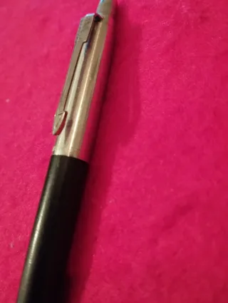 Bolígrafo Parker Negro y Plata