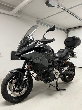 BMW F900XR Triple Black