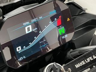 BMW F900XR Triple Black