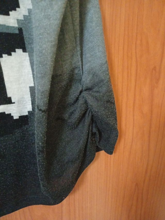 Camiseta perro pixelado degradado