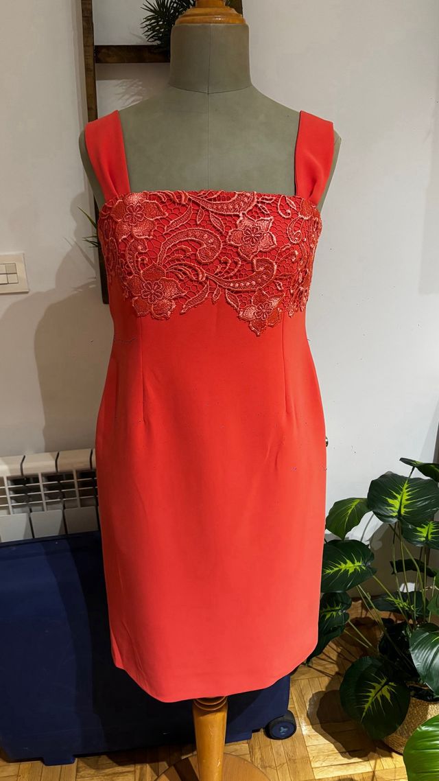 Conjunto Vestido y Chaqueta Coral