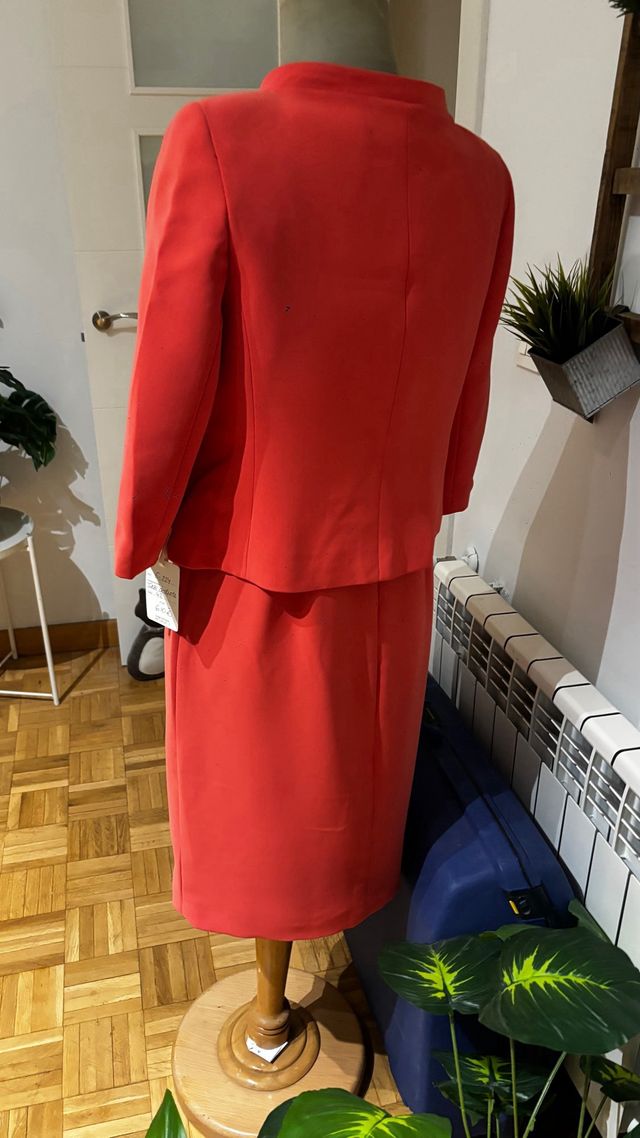 Conjunto Vestido y Chaqueta Coral