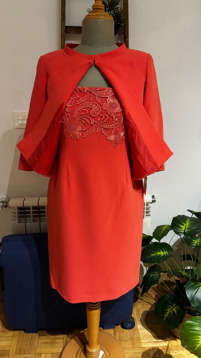 Conjunto Vestido y Chaqueta Coral