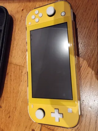 Pacchetto giallo per Nintendo Switch Lite