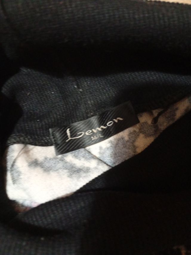 Jersey  largo,cuello alto estampado