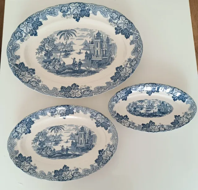 Cartuja de Sevilla Platos Azules y Blancos