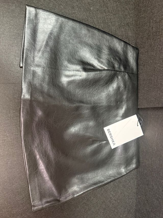 Falda corta Bershka negra Talla XS