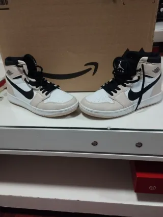 Jordan Air 1 Beige y Blanco