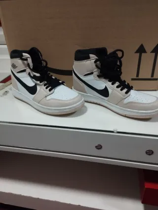 Jordan Air 1 Beige y Blanco