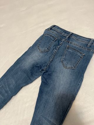 Jeans strappati blu