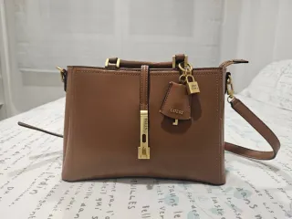 Bolso de piel Guess marrón
