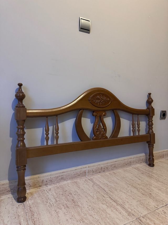 Cabecero de madera rústico