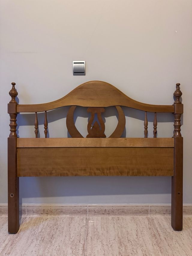 Cabecero de madera rústico