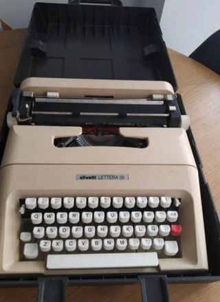 Máquina portátil de escribir 