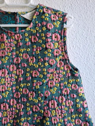 Top floral textura sin mangas Compañía Fantástica