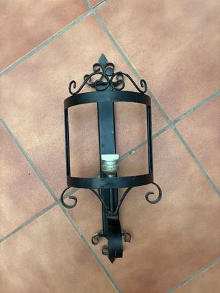 Farol de forja negro