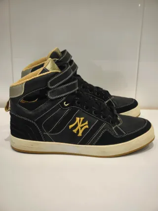 Zapatillas New York Yankees Negras y Doradas