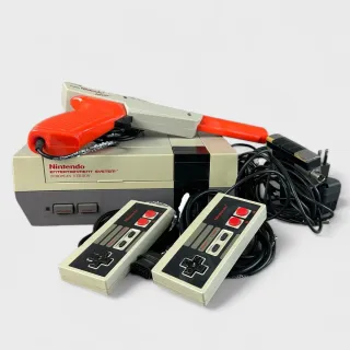 Console europea Nintendo NES + accessori