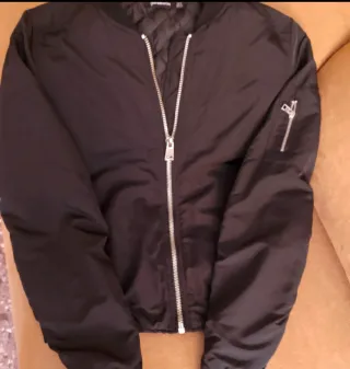 Chaqueta Bomber Stradivarius Negra