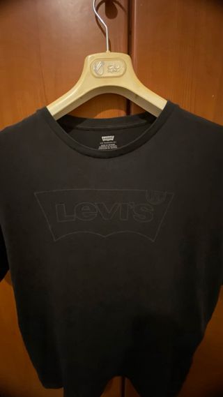 T-shirt Levi's nera con logo