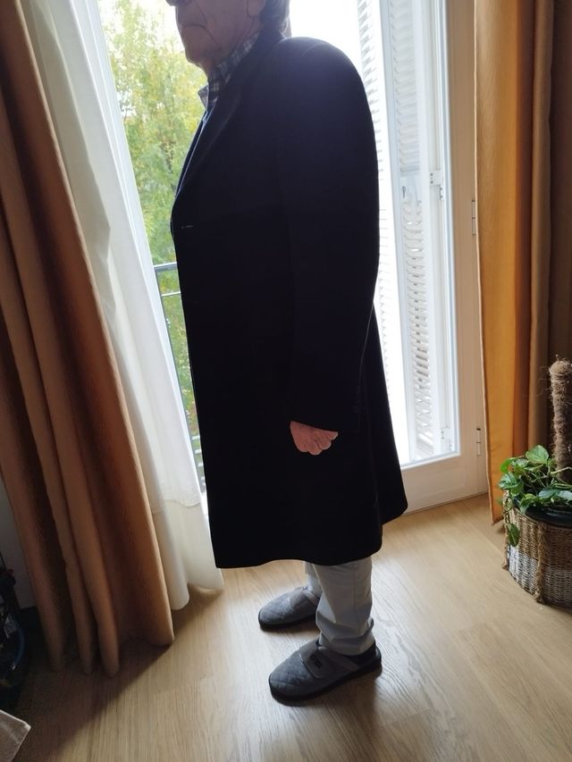 Abrigo largo negro hombre