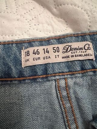 Falda vaquera con botones