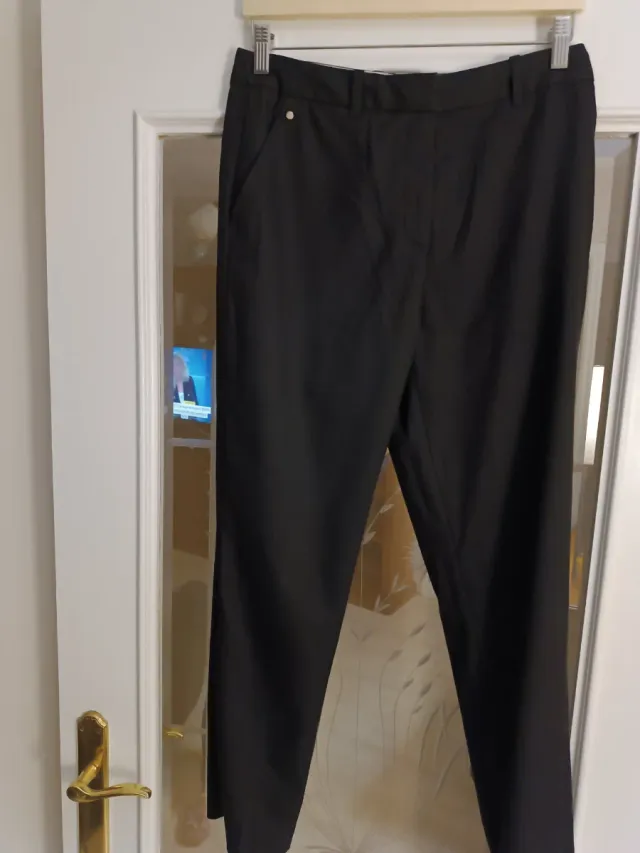 Pantalón vestir pitillo negro