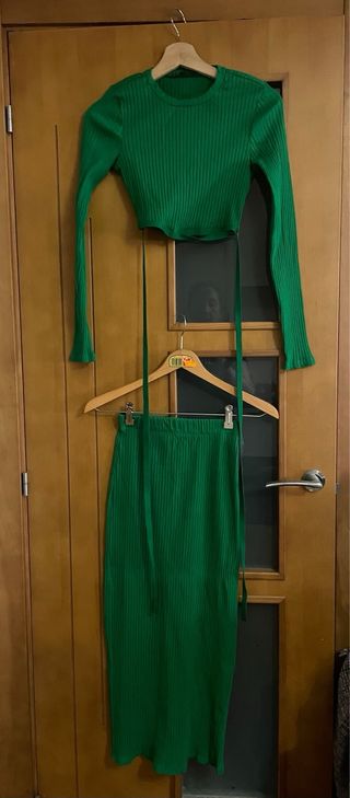 Conjunto Zara S: Top manga larga y falda