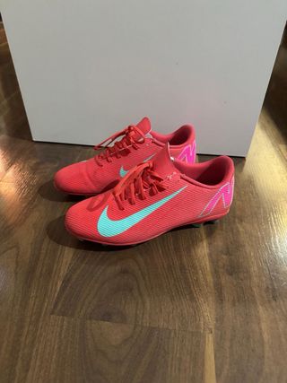 Botas de fútbol Nike Talla 40