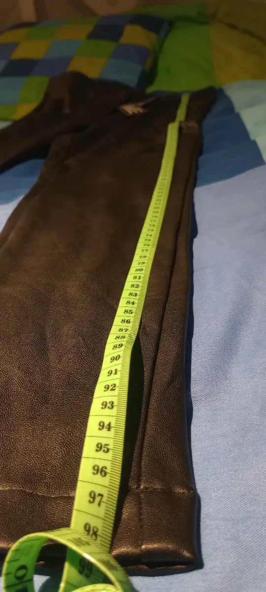 Pantalón polipiel Esprit negro a estrenar