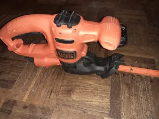 Cortasetos Eléctrico Black+Decker (No Funciona)