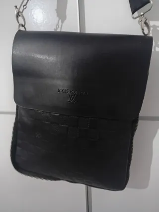 Bandolera Louis Vuitton Negra
