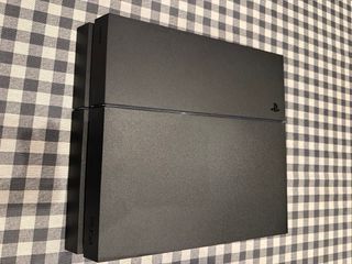 PS4 (Playstation 4) Black + 2 controller e giochi