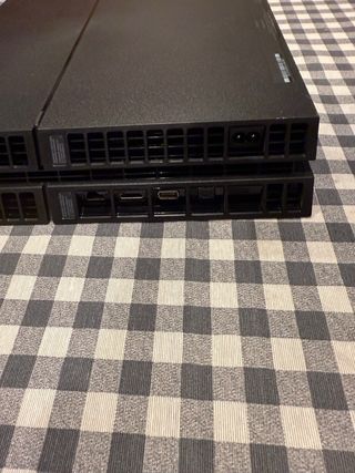 PS4 (Playstation 4) Black + 2 controller e giochi
