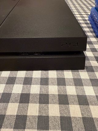 PS4 (Playstation 4) Black + 2 controller e giochi