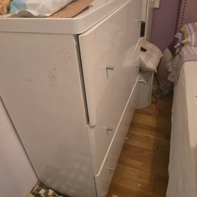 Cómoda blanca de 3 cajones