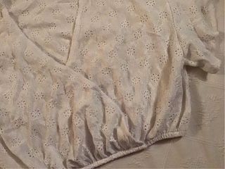 Blusa blanca crop top bordada