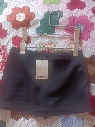 Falda-pantalón negra Bershka