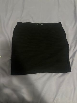 Mini falda negra ajustada