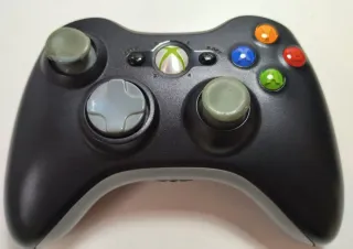 Xbox 360 250 GB + 11 giochi + 2 controller